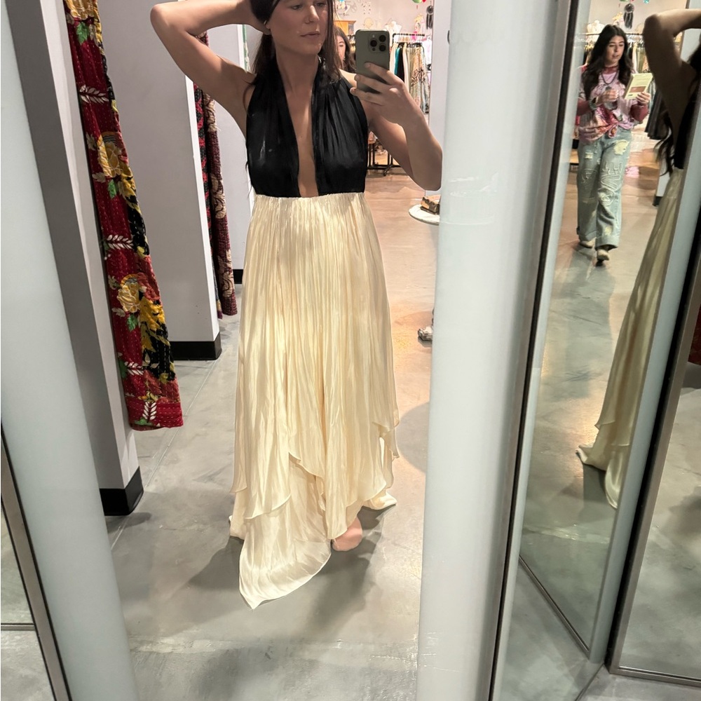 Dress - Picture 2 of 2
